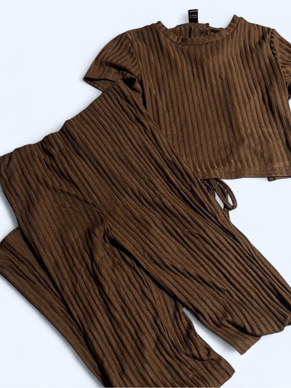 Ribbed Two-Piece Crop Top & Wide-Leg Pant Set – Brown